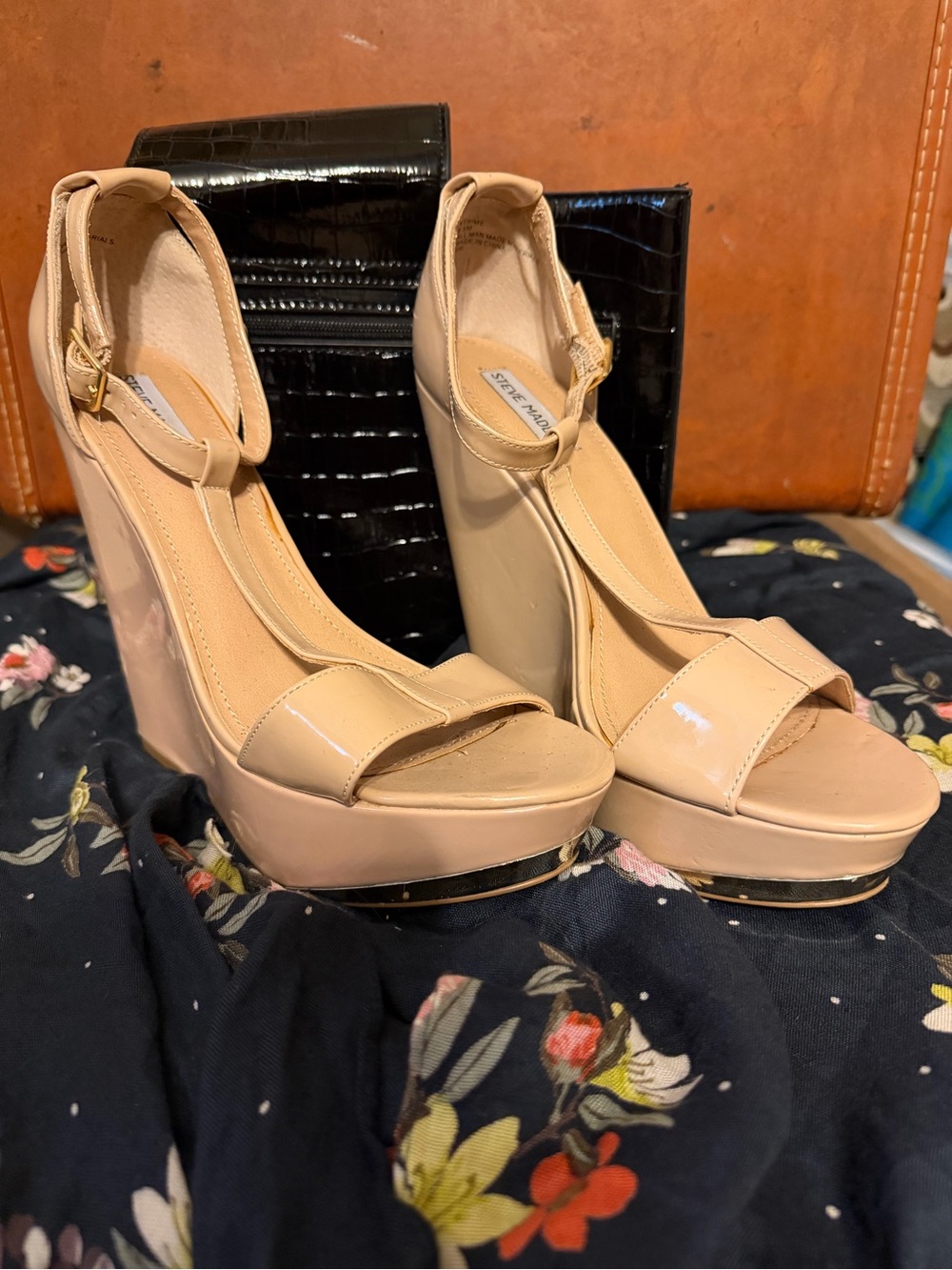 Steve Madden Beige Patent T-Strap Platform Wedges